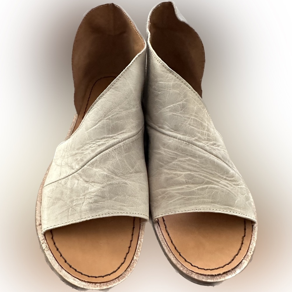 Free People Mont Blanc Asymmetrical Sandal
Dove Grey - 9  New without box